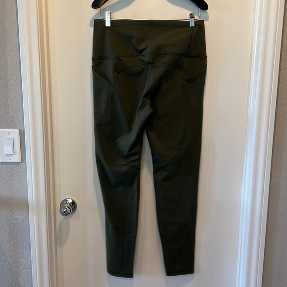 Victoria’s Secret Sport Leggings - Picture 4 of 6